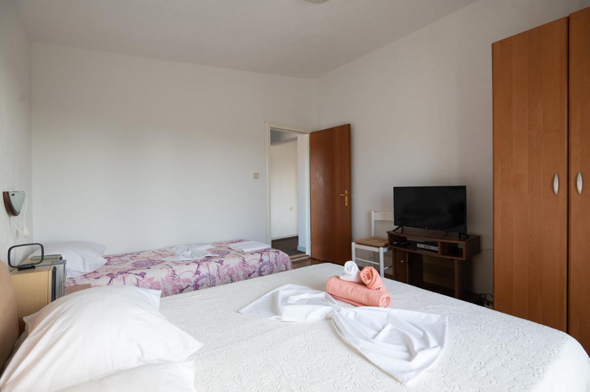 Marina'S Apartments Ražanac الغرفة الصورة